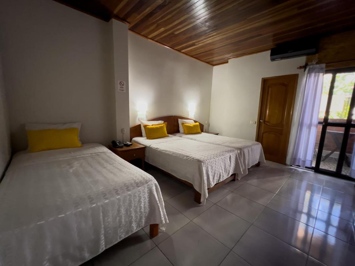 Los Gavilanes Hotel Pucallpa Eksteriør billede