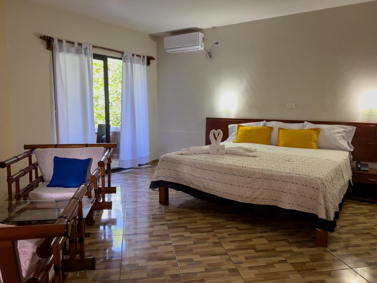 Los Gavilanes Hotel Pucallpa Eksteriør billede